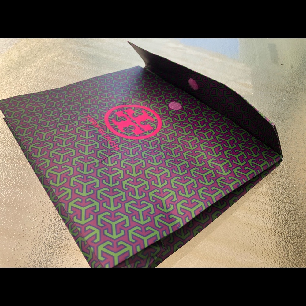 Tory Burch folio gift bag - Picture 1 of 2
